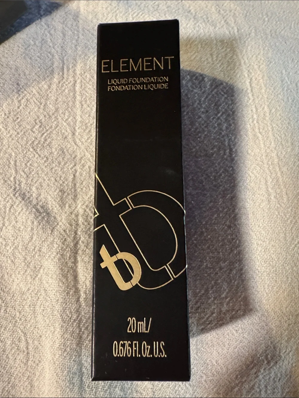Element Liquid Foundation Shade 130- Black & Gold Box